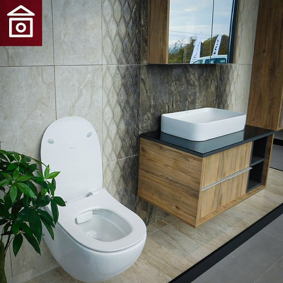 Висяща тоалетна Fluenta Rimless с капак Slim 2